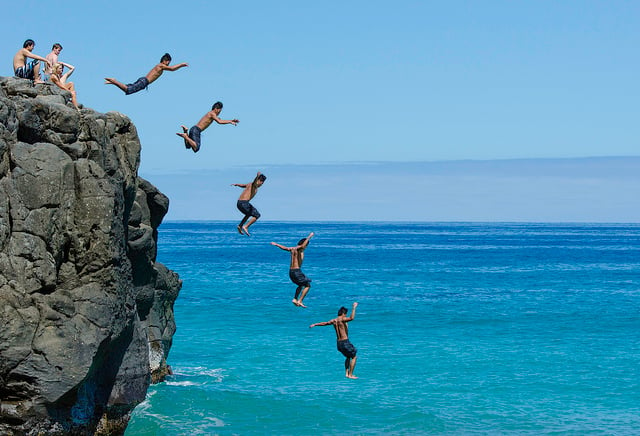 cliff-dive-flickr-ornellas